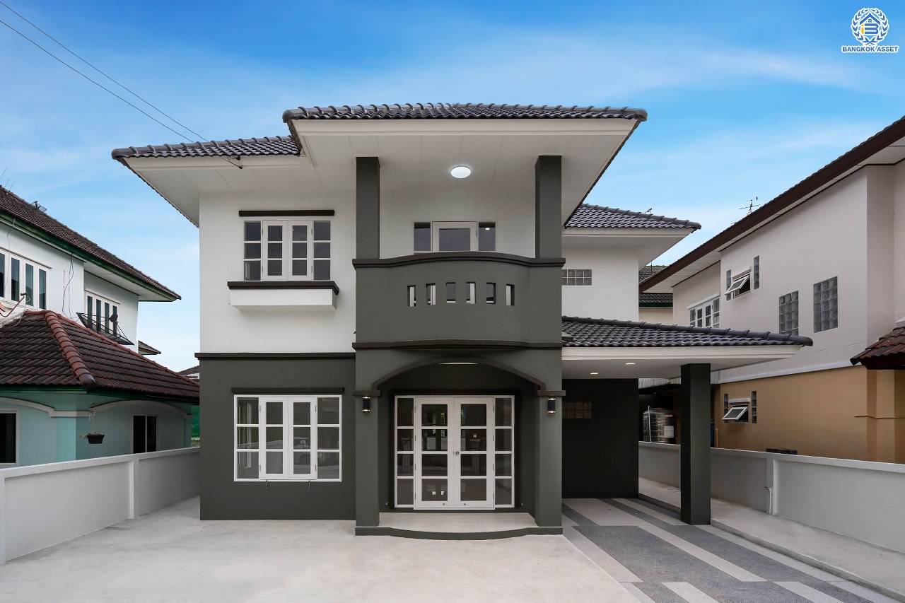 บ้านมือสองตกแต่งใหม่ โครงการ ประดับดาว2 ท่าอิฐ ตกแต่งครบครัน พร้อมอยู่ เนื้อที่ 57 ตร.ว. ฟังก์ชัน 3 ห้องนอน 2 ห้องน้ำ พร้อมห้องอเนกประสงค์ชั้นล่าง 1 ห้อง พื้นที่ใช้สอยกว้างขวาง บนทำเลที่ดีที่สุด เชื่อมต่อได้หลายเส้นทาง ใกล้รถไฟฟ้าสายสีม่วง "สถานีบางรักน้อยท่าอิฐ"